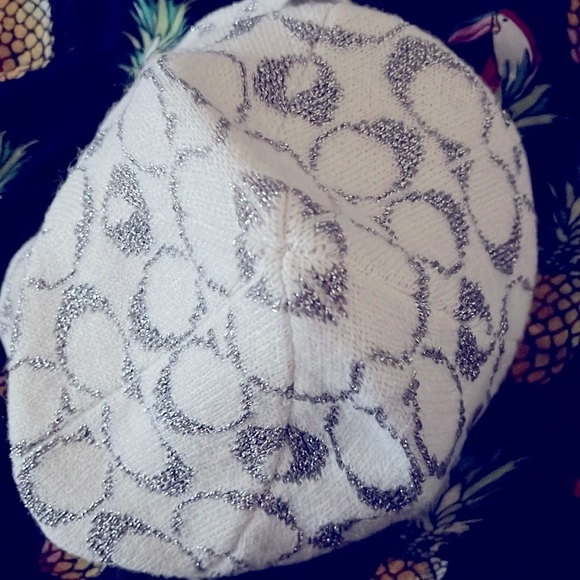 NWOT Coach White Silver Metallic Thread Signature C Logo Beanie Cuffed Hat - Picture 8 of 11